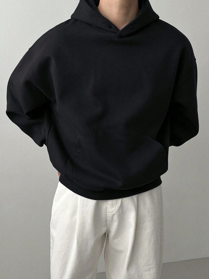 Classic Black Oversized Hoodie – Minimalist Streetwear Pullover